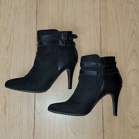 𝅺ROUGE HELIUM BLACK STRAPPY ANKLE BOOTS, SIZE 9 - Picture 8 of 12